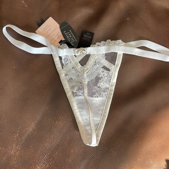 Victoria Secret Designer Panties with real Swarovski elements. - Picture 2 of 4